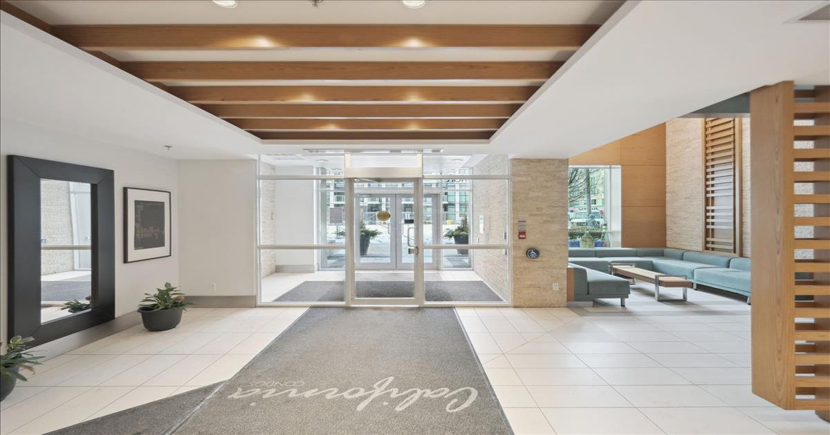 165 Legion Road N Toronto