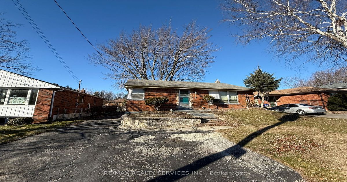 2137 Mount Forest Dr Burlington
