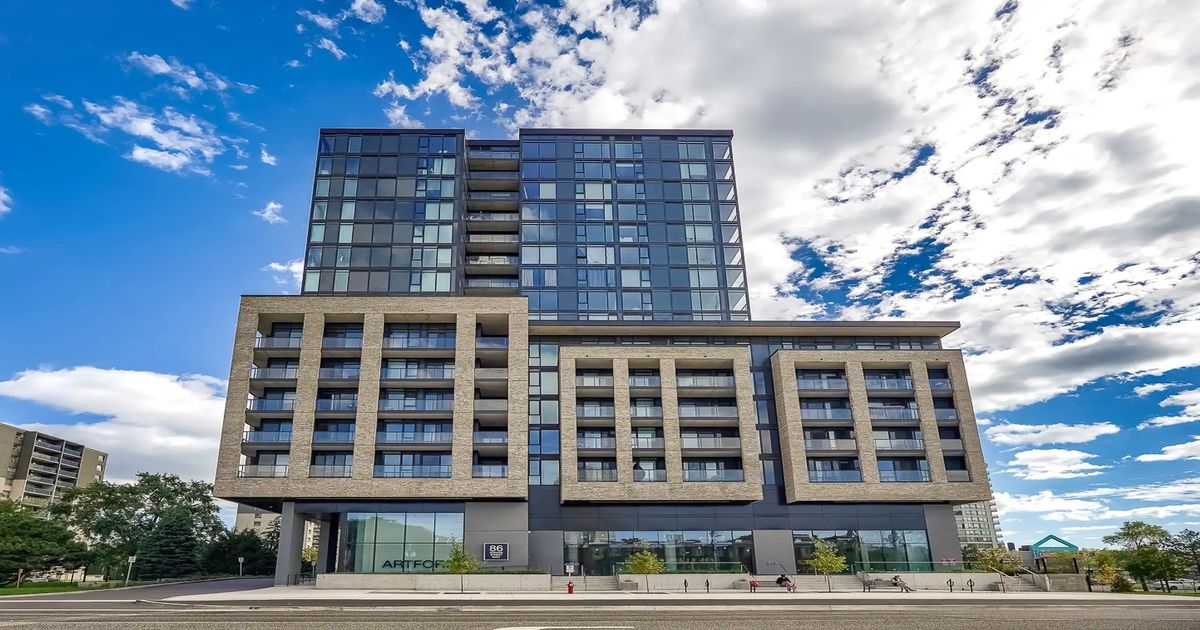 86 Dundas Street E Mississauga
