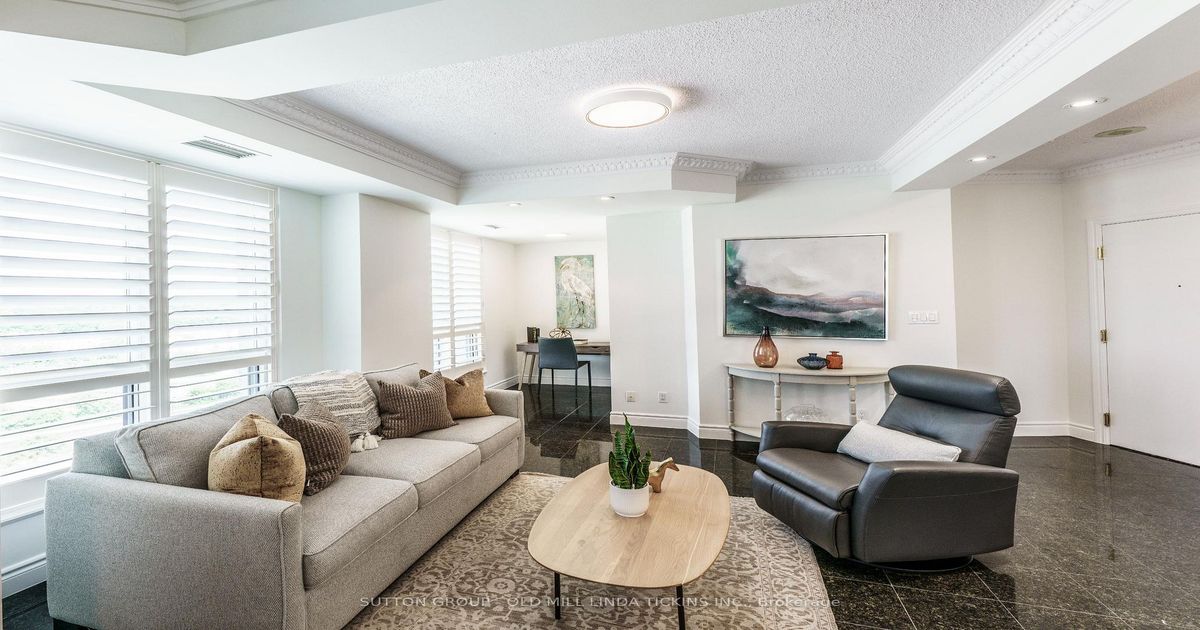 2111 Lake Shore Boulevard W Toronto
