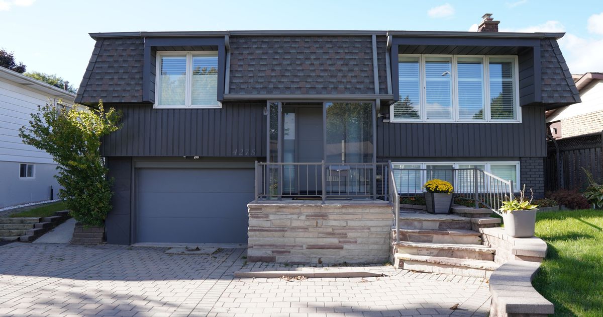 4275 Longmoor Drive Burlington