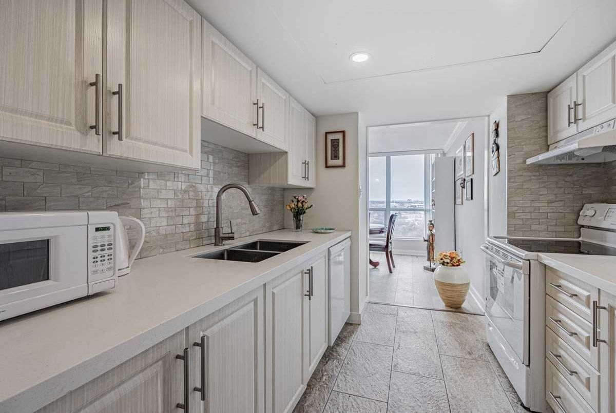 1 Rowntree Road Toronto 1 Rowntree Road Toronto