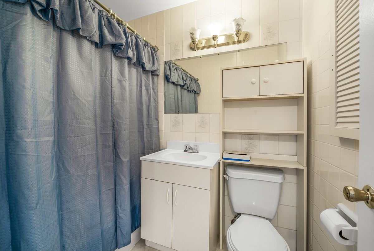 14 London Green Court Toronto 14 London Green Court Toronto