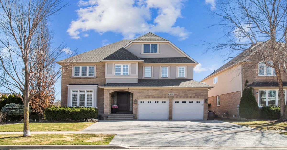4228 Amaletta Crescent Burlington