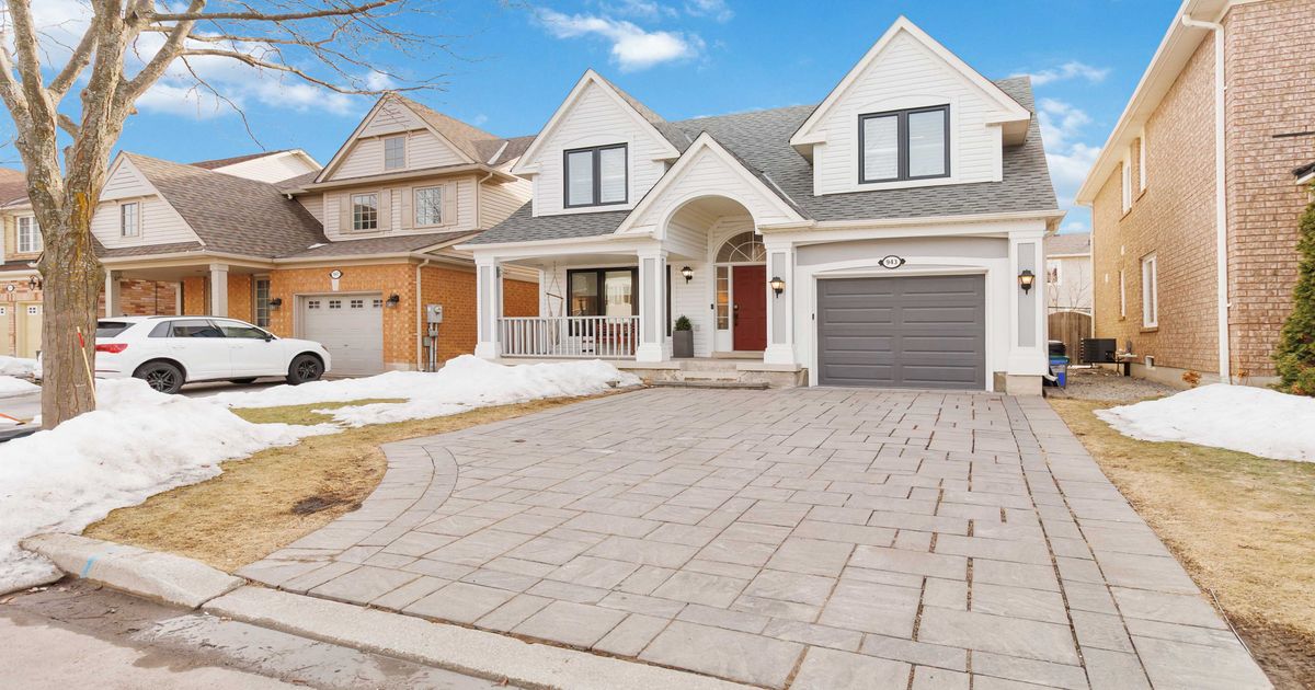 943 McDuffe Crescent Milton