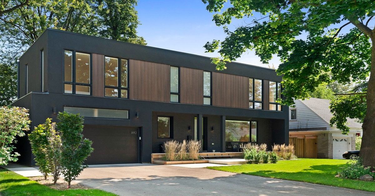 892 Johnathan Drive Mississauga