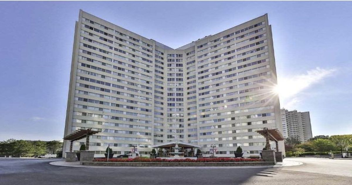 3695 Kaneff Crescent Mississauga