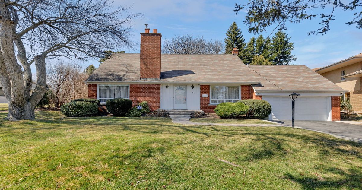 8 Hilldowntree Road Toronto