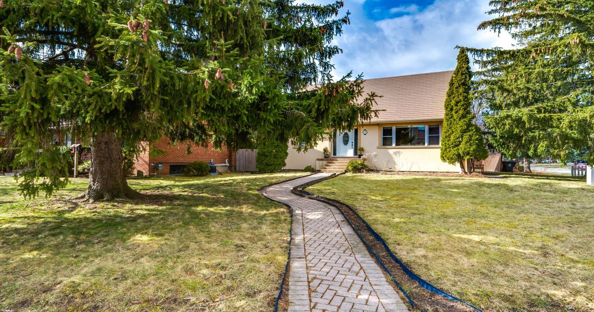 12 Glen Agar Drive Toronto