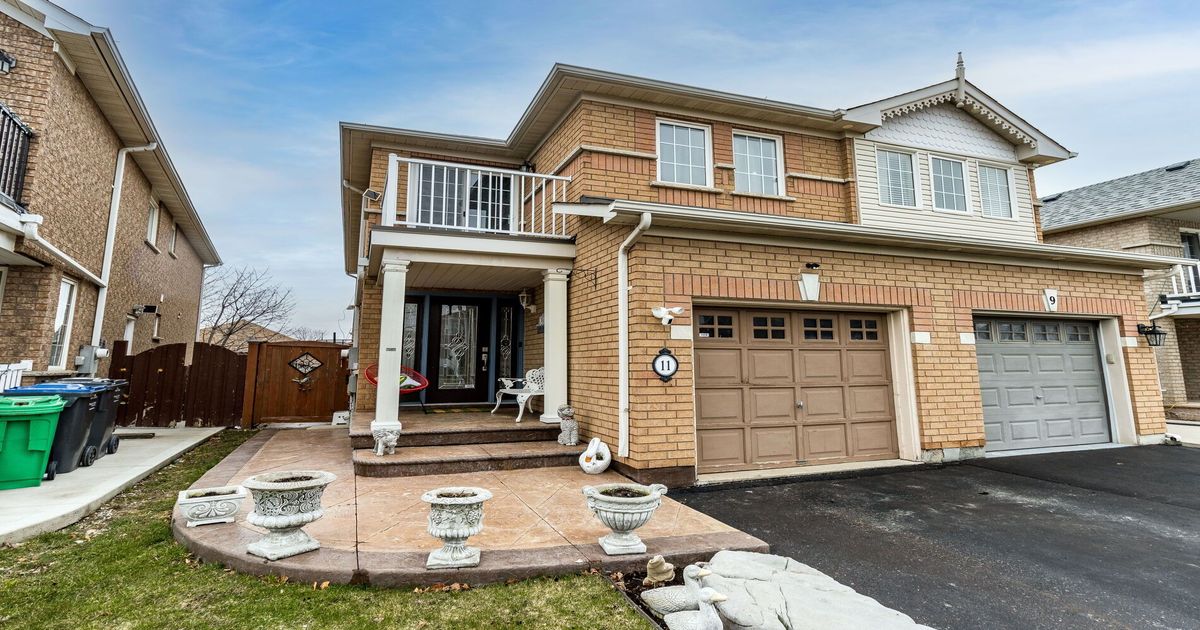 11 Tiller Trail Brampton
