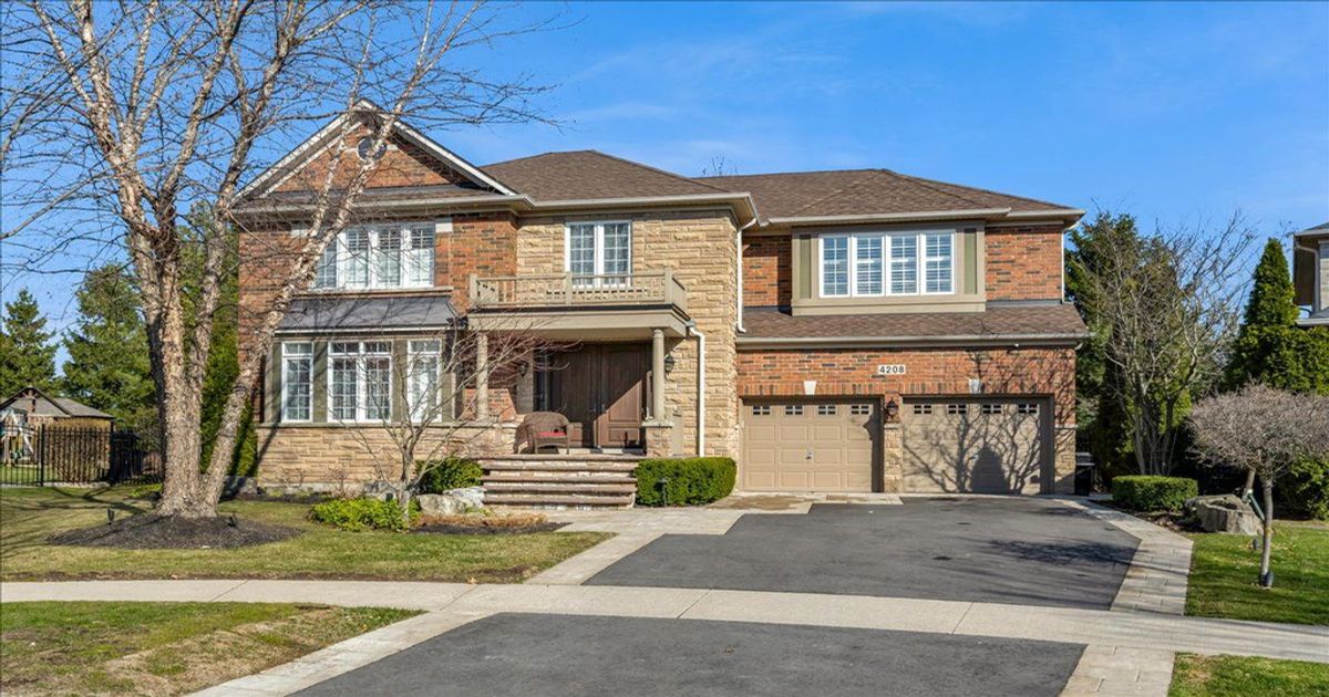4208 Kane Crescent Burlington
