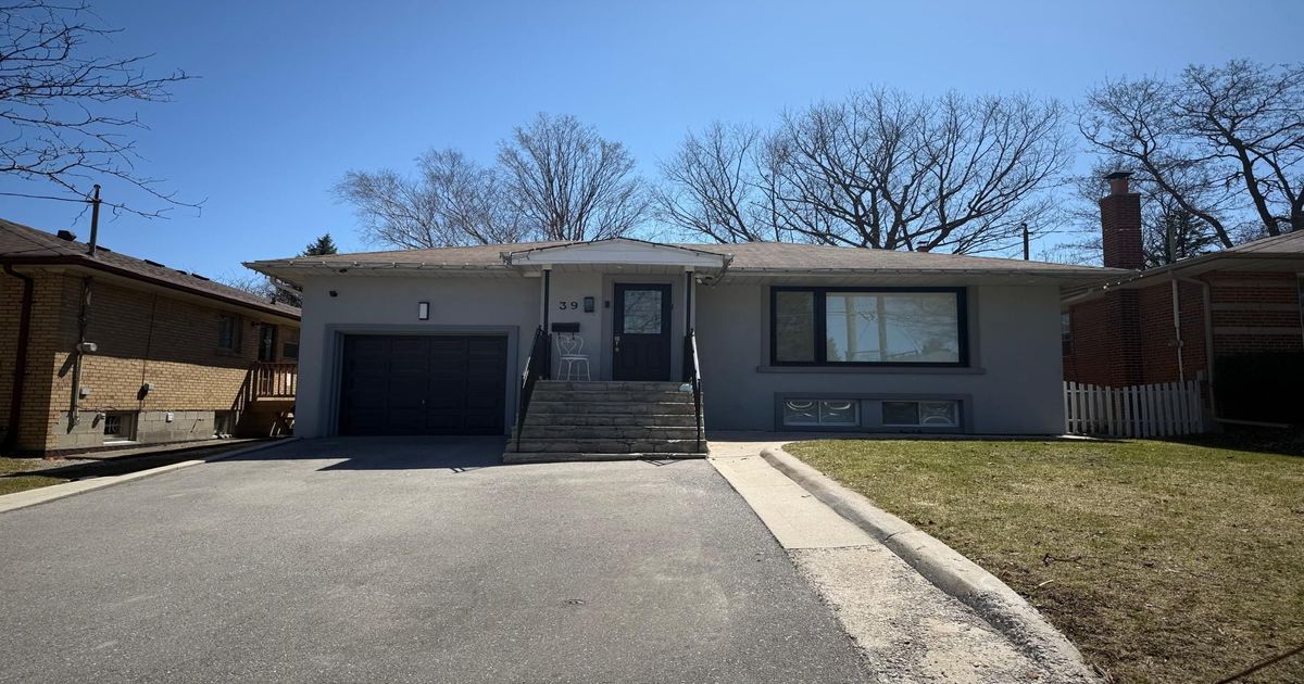39 Decarie Circle Toronto