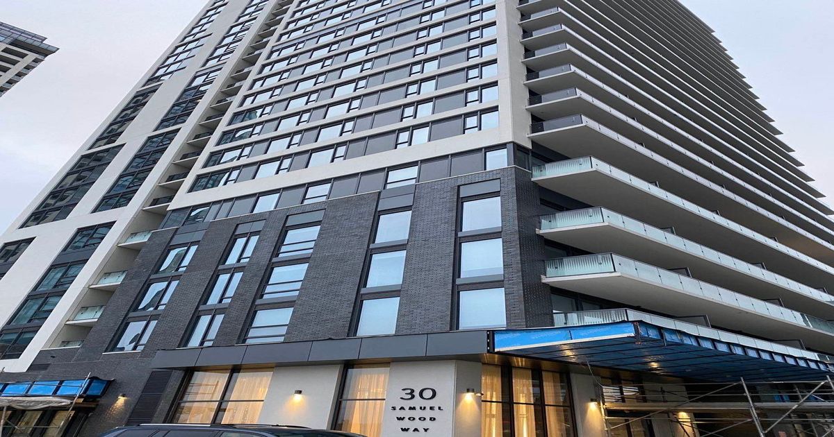 30 SAMUEL WOOD Way Toronto
