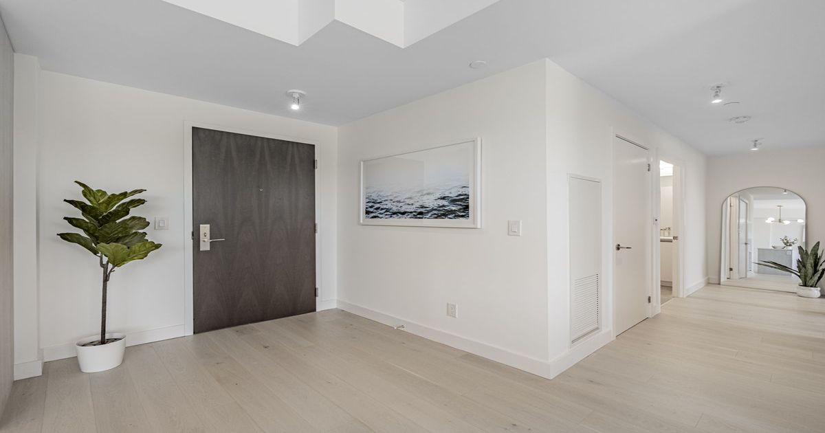 160 Kingsway Crescent Toronto