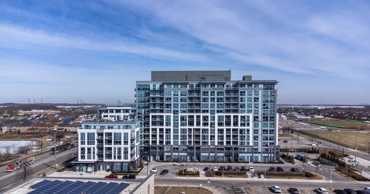1050 MAIN Street E Milton