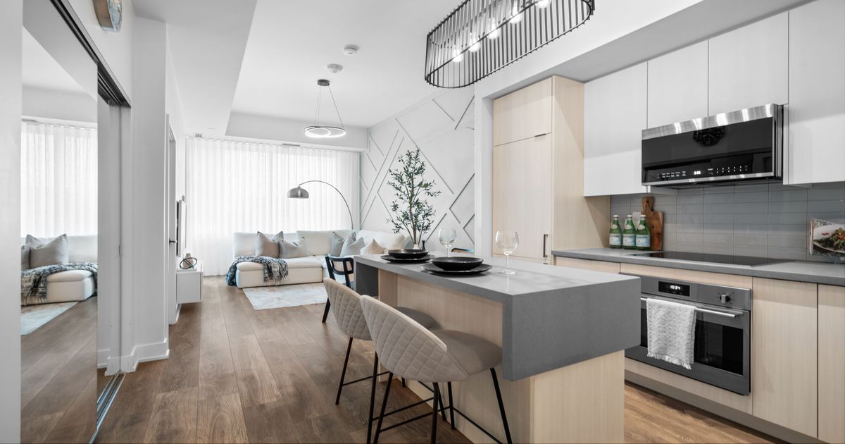 2481 Taunton Road Oakville