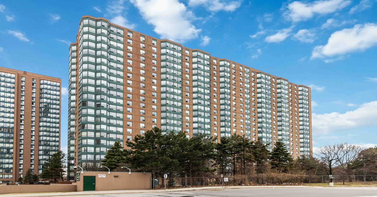 135 Hillcrest Avenue Mississauga