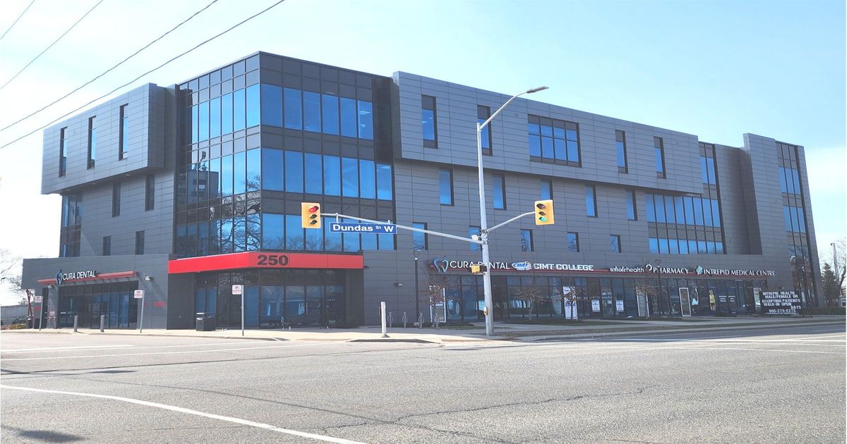 250 Dundas Street W Mississauga