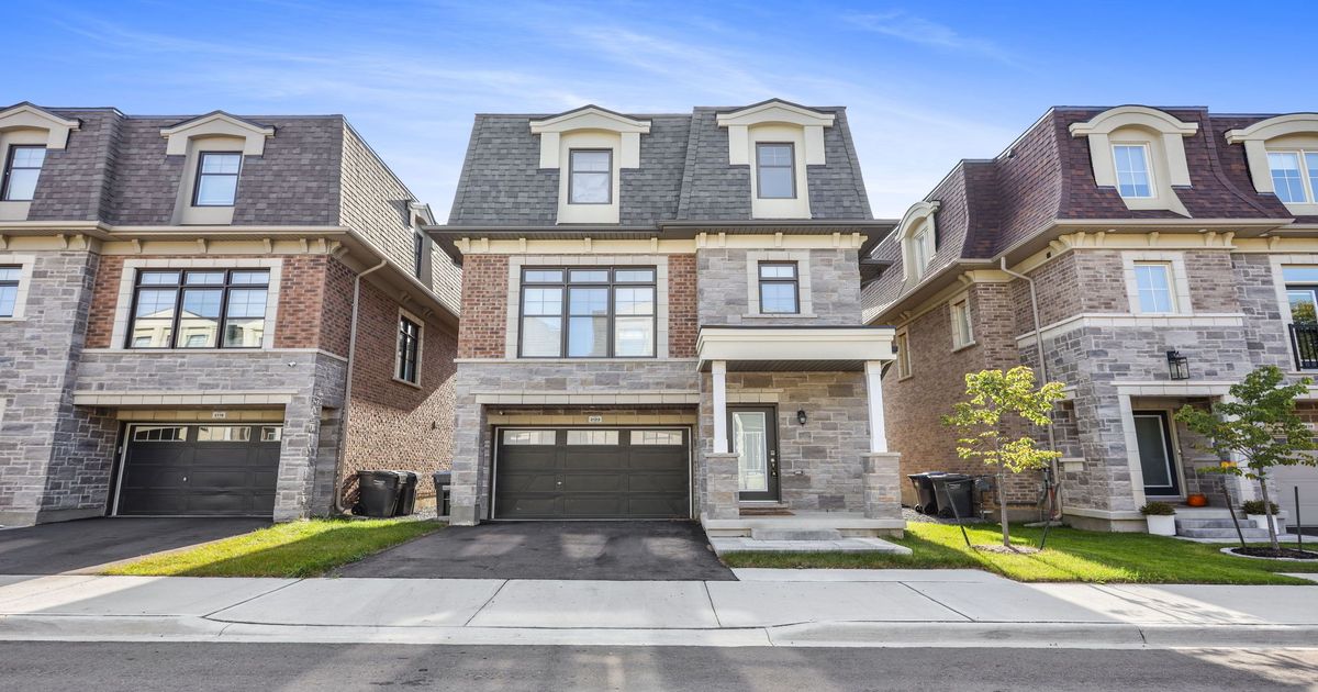 2122 Royal Gala Circle Mississauga
