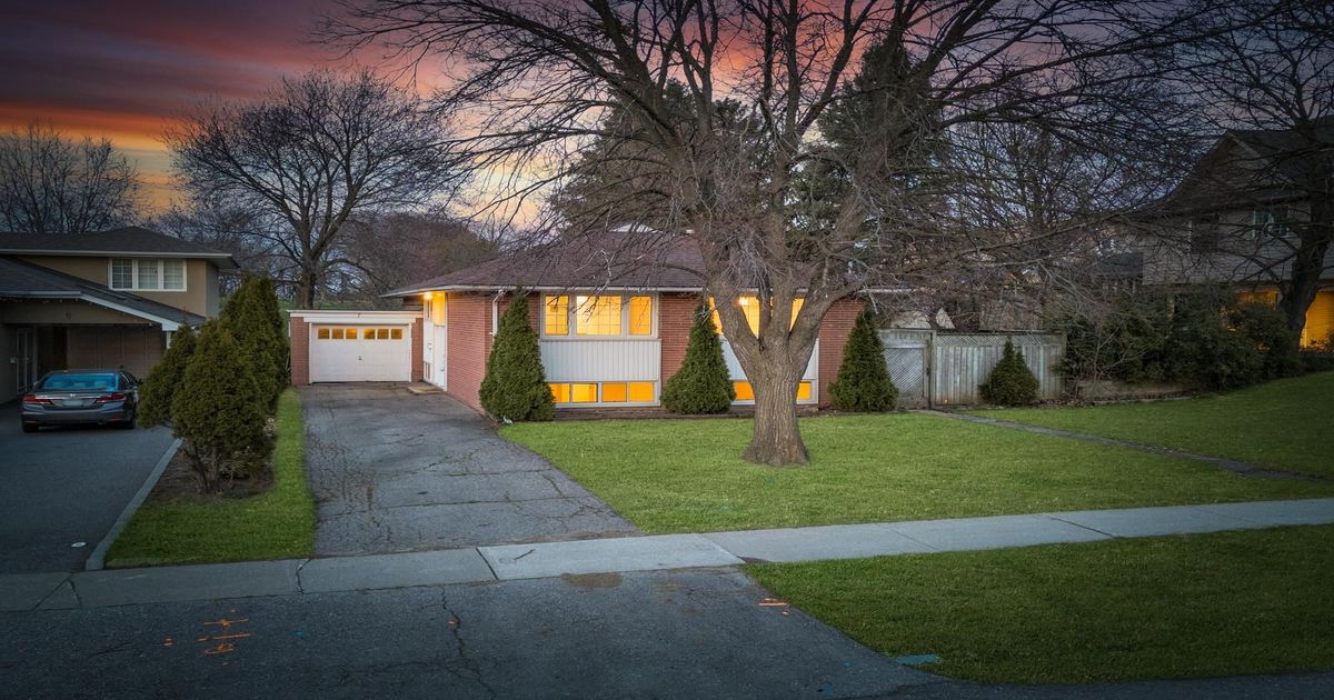 7 Golfwood Heights Toronto