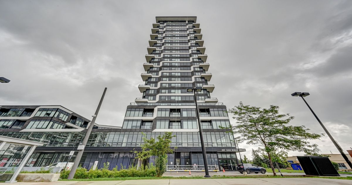 297 Oak Walk Drive Oakville