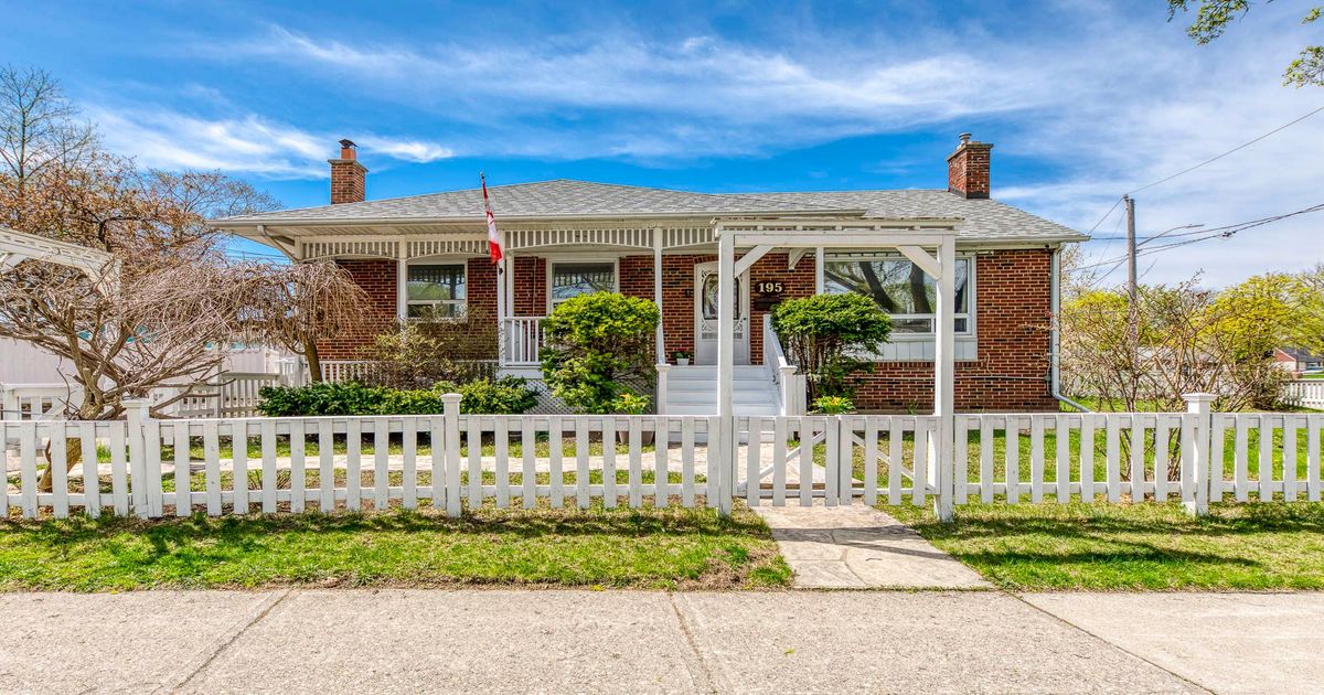 195 Clearbrooke Circle Toronto
