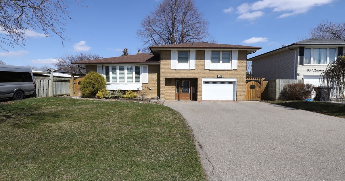32 Coniston Avenue Brampton