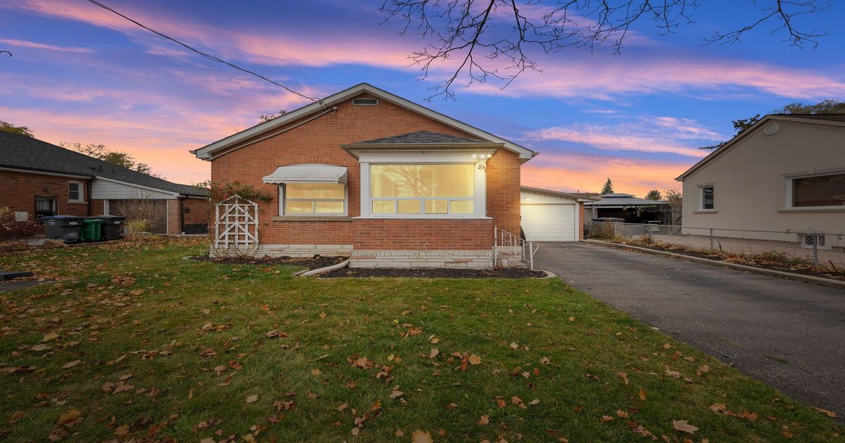54 Woodward Avenue Brampton
