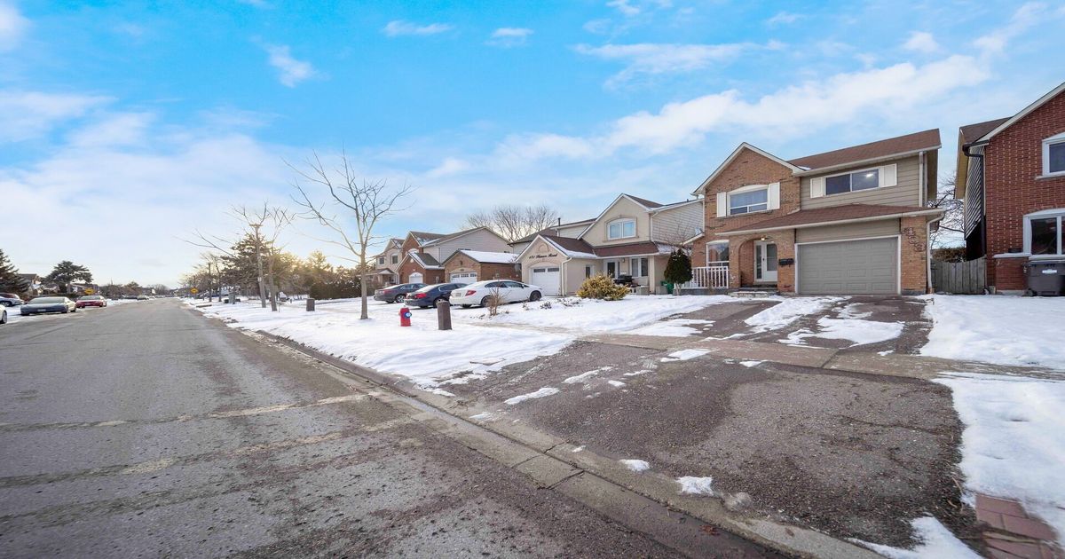 433 Hansen Road N Brampton