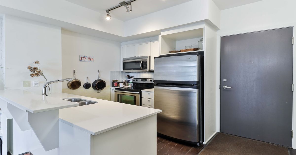103 The Queensway N/A Toronto