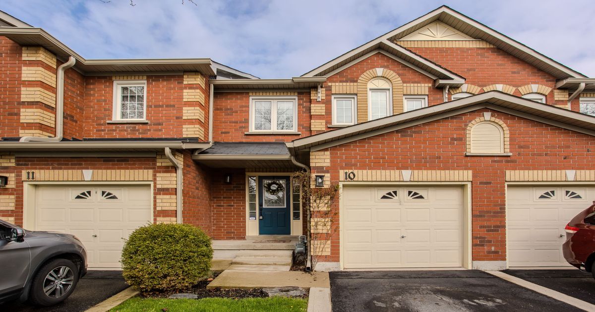 2022 Atkinson Drive Burlington