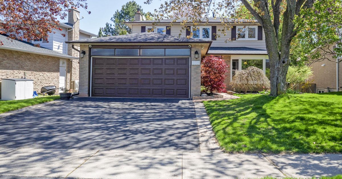 2311 Duncaster Drive Burlington