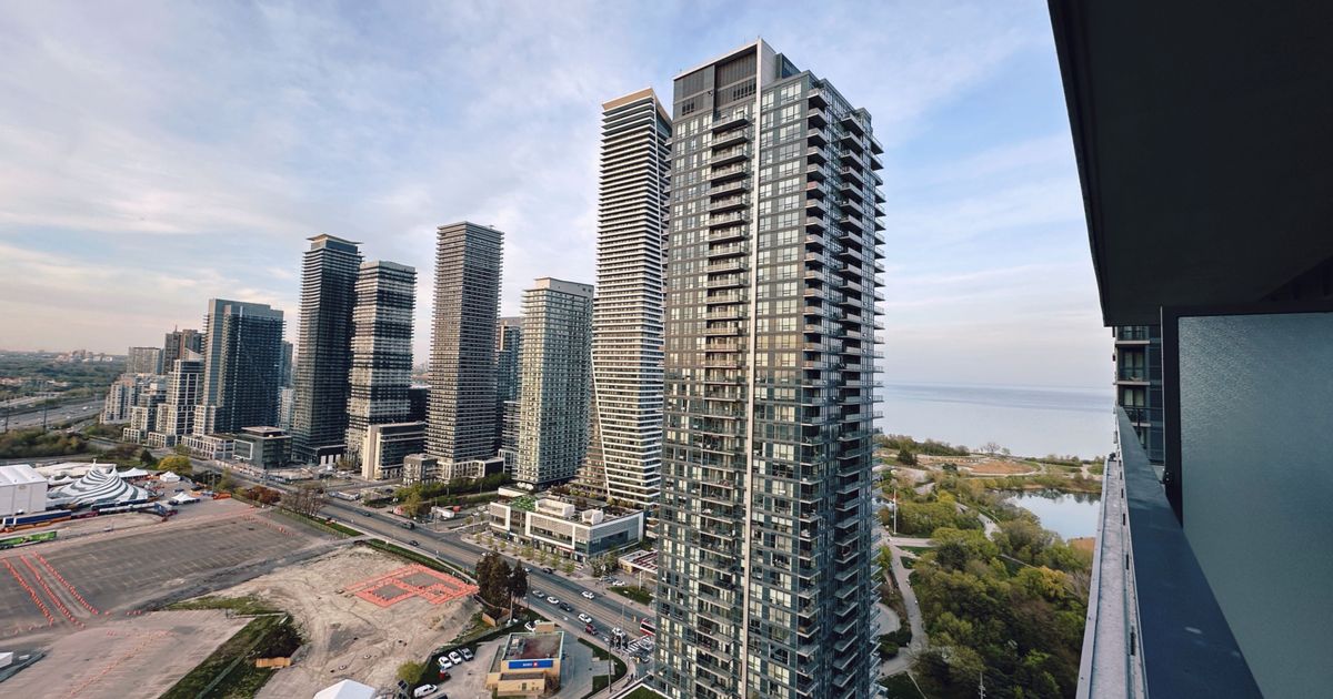 2220 Lake Shore Boulevard W Toronto