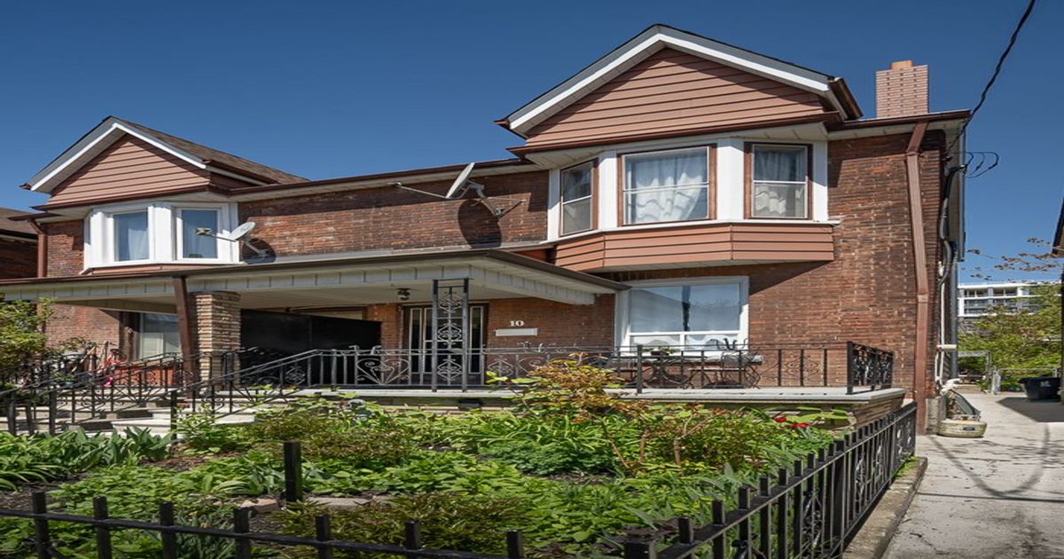 10 Burnfield Avenue Toronto