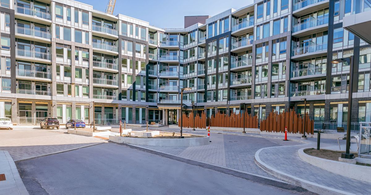 2501 Saw Whet Boulevard Oakville