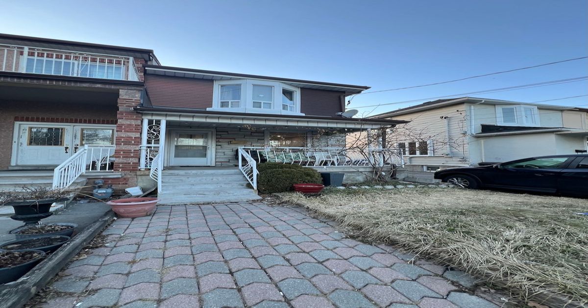 4 Locust Street Toronto