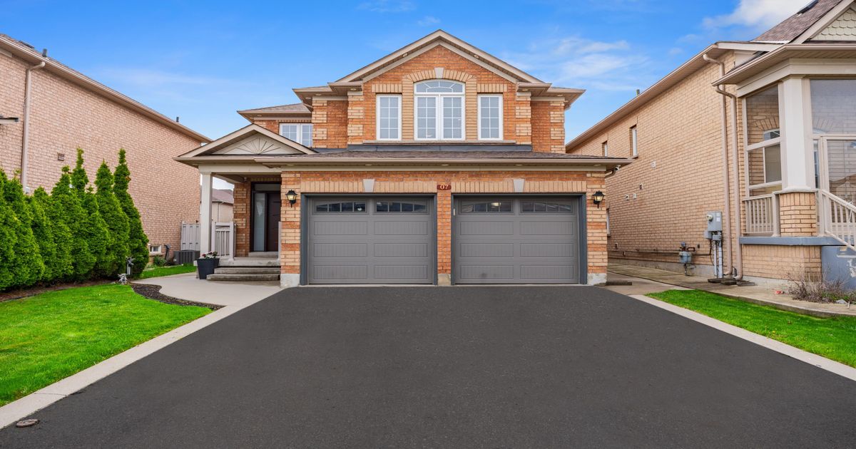 7 Denim Drive Brampton