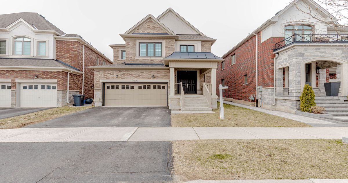 1238 Bowell Crescent Milton