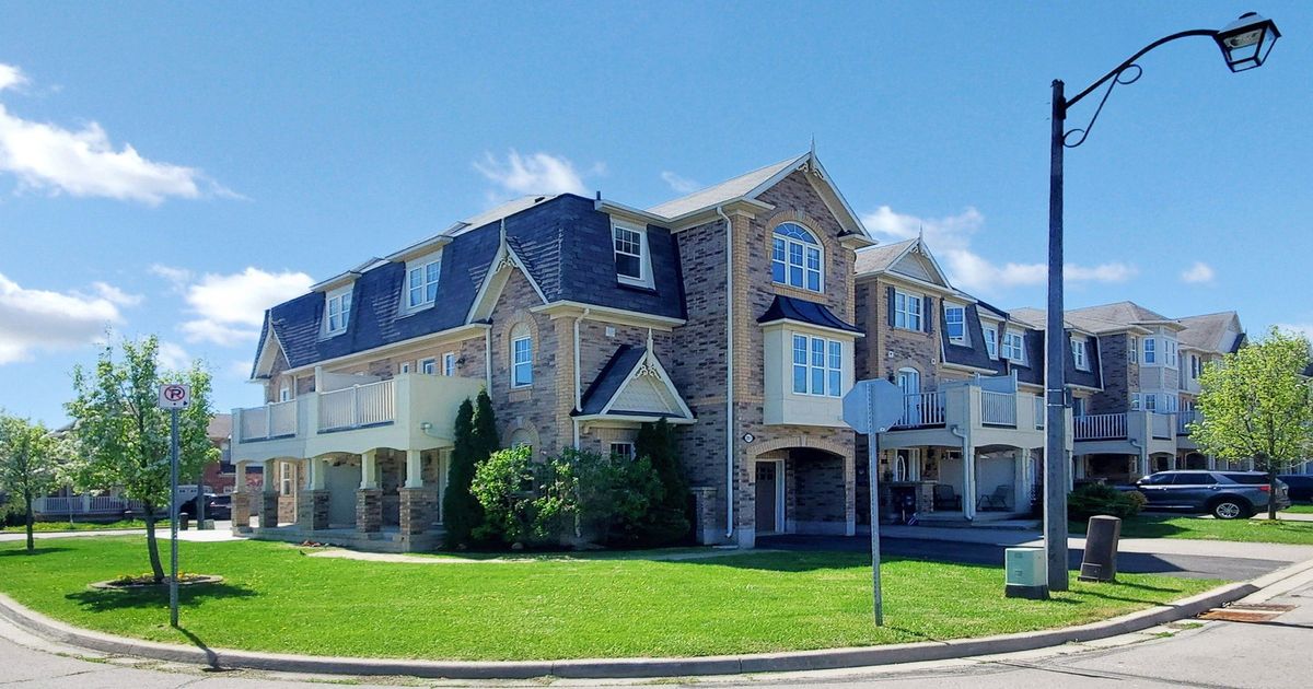 201 Woodley Crescent Milton