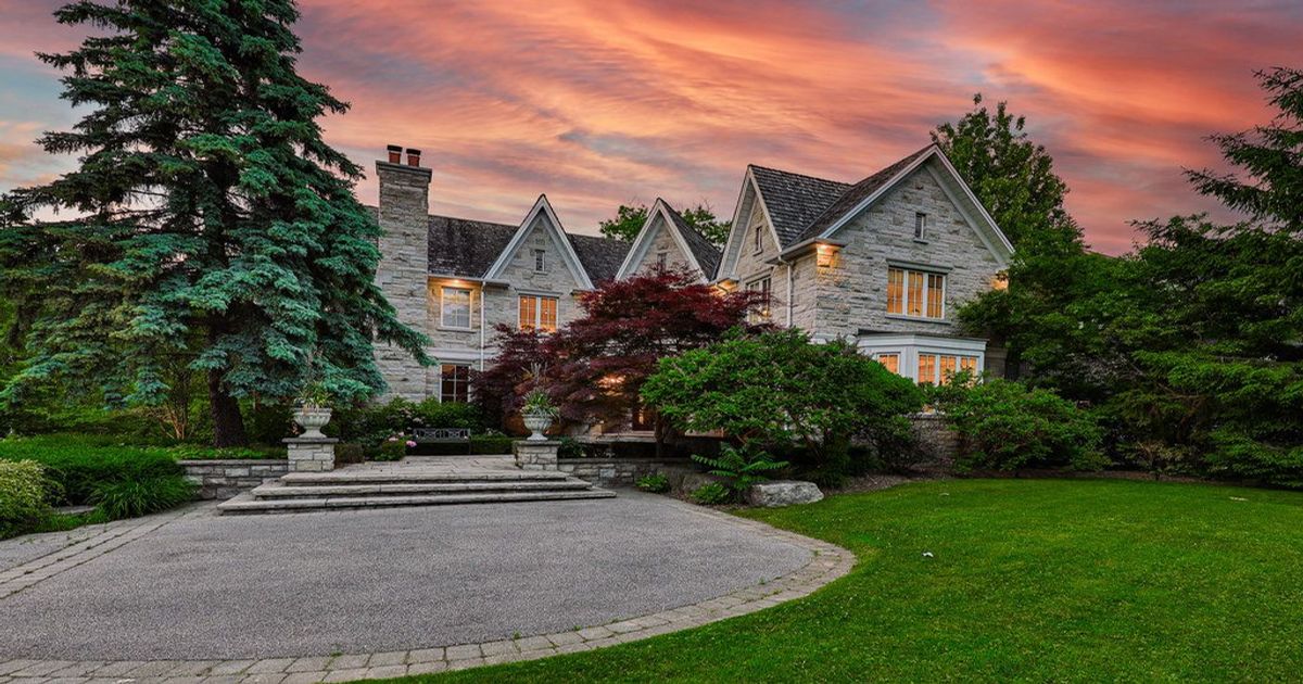 1257 Tecumseh Park Drive Mississauga