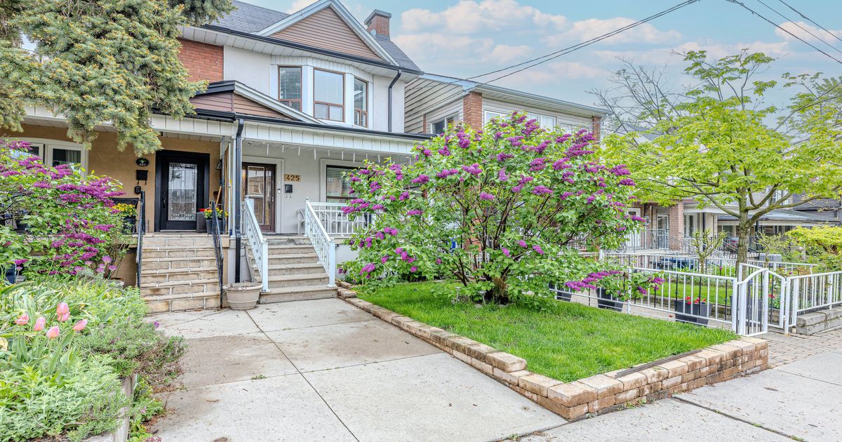425 Bartlett Avenue Toronto