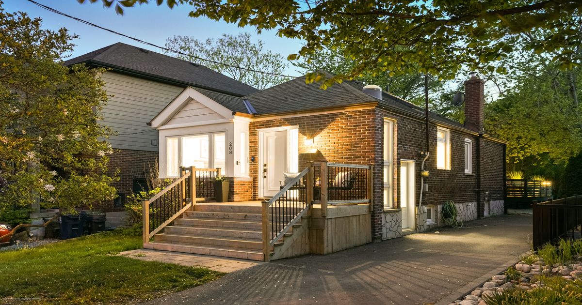 208 Queens Avenue Toronto