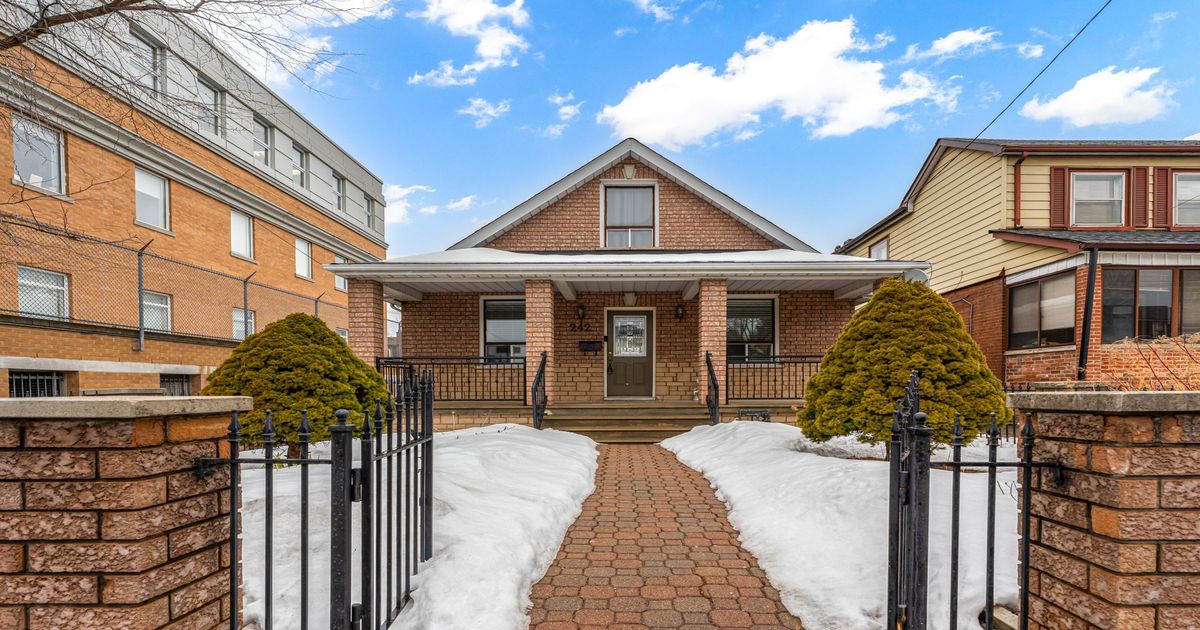 242 Aileen Avenue Toronto