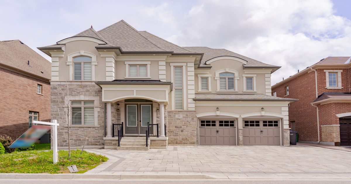 19 Cloverhaven Road Brampton
