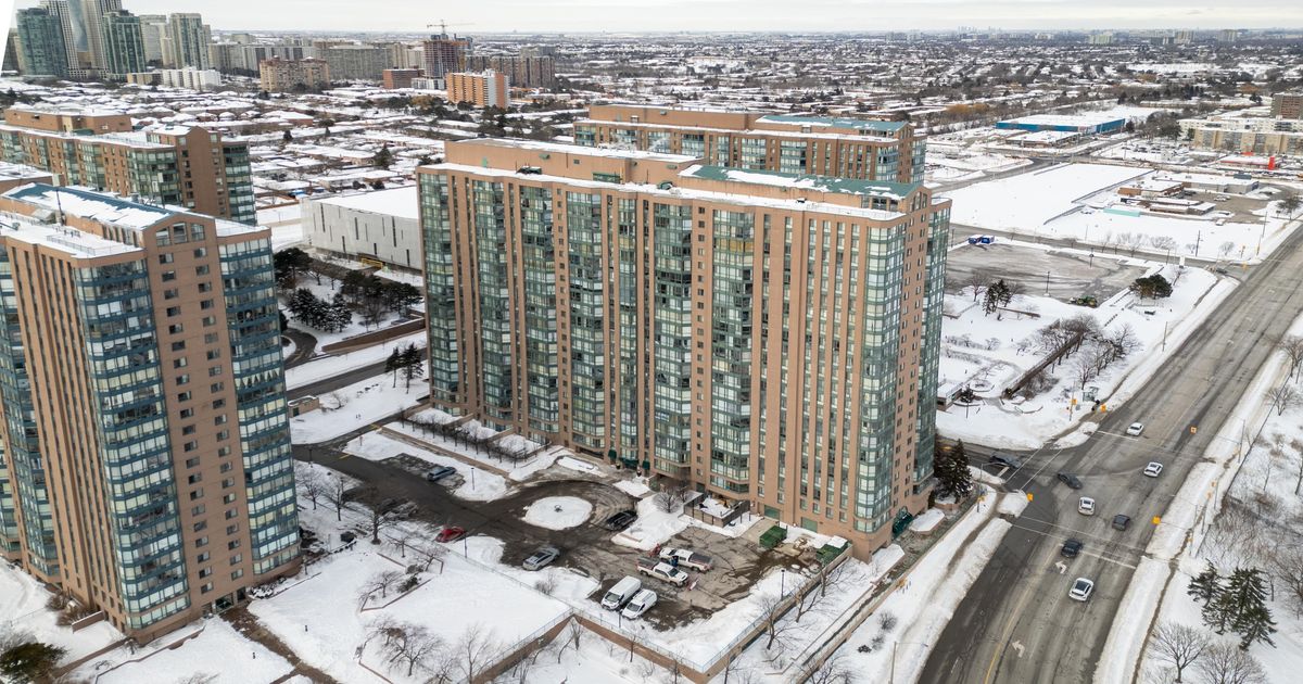 145 Hillcrest Avenue Mississauga