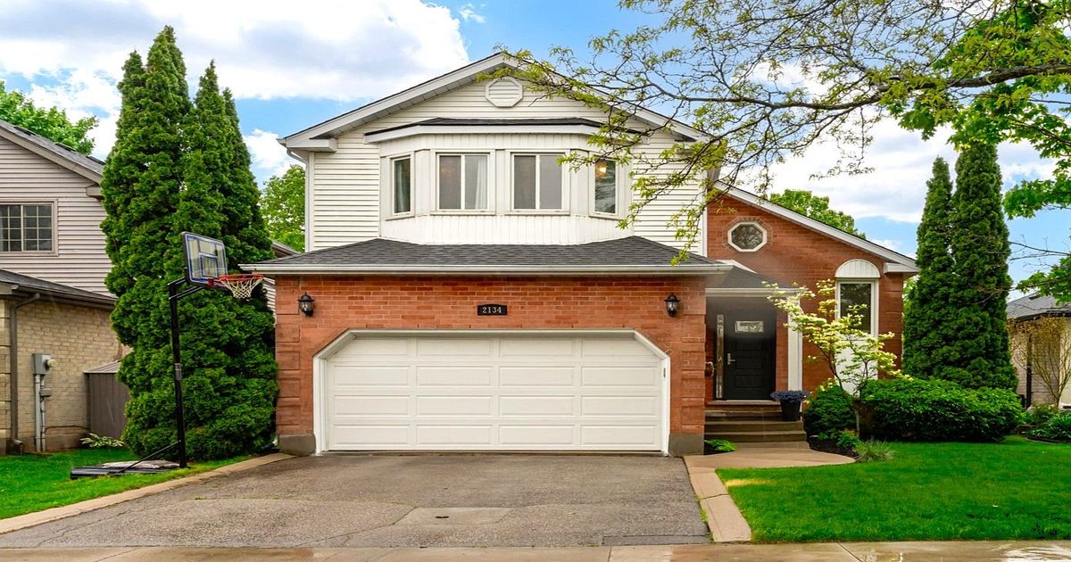 2134 Donald Road Burlington