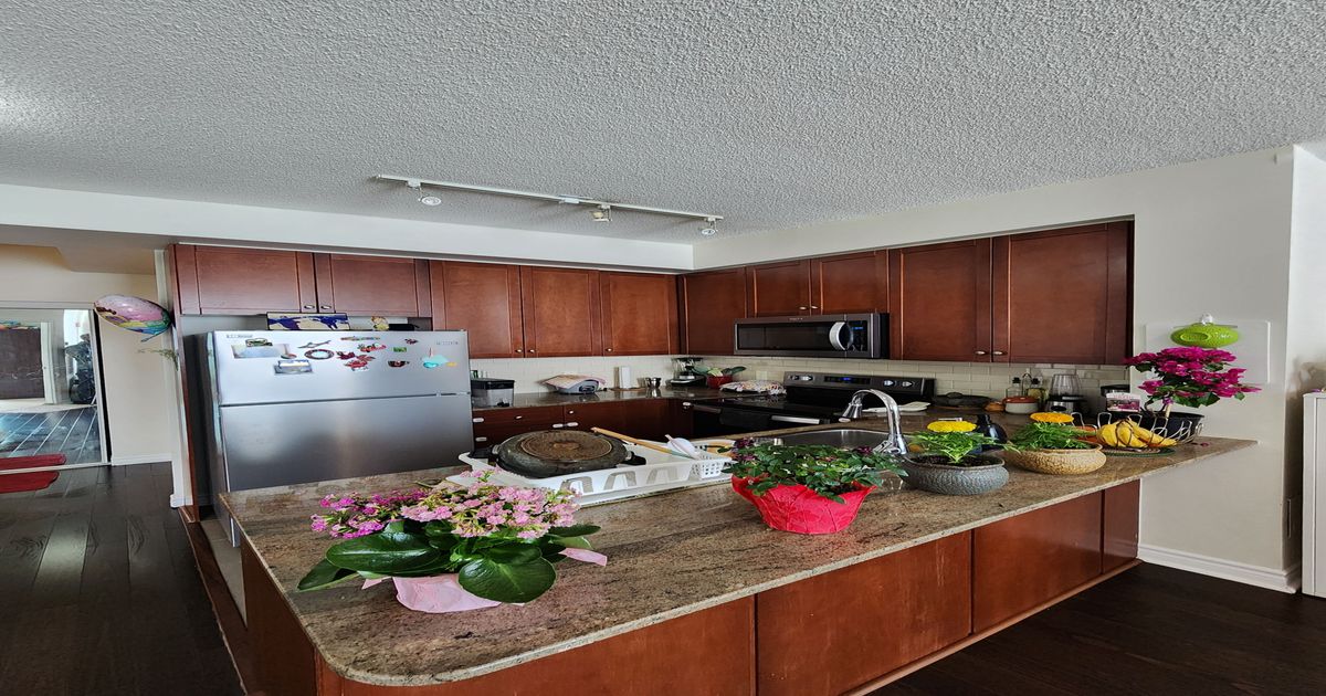 3504 Hurontario Street Mississauga