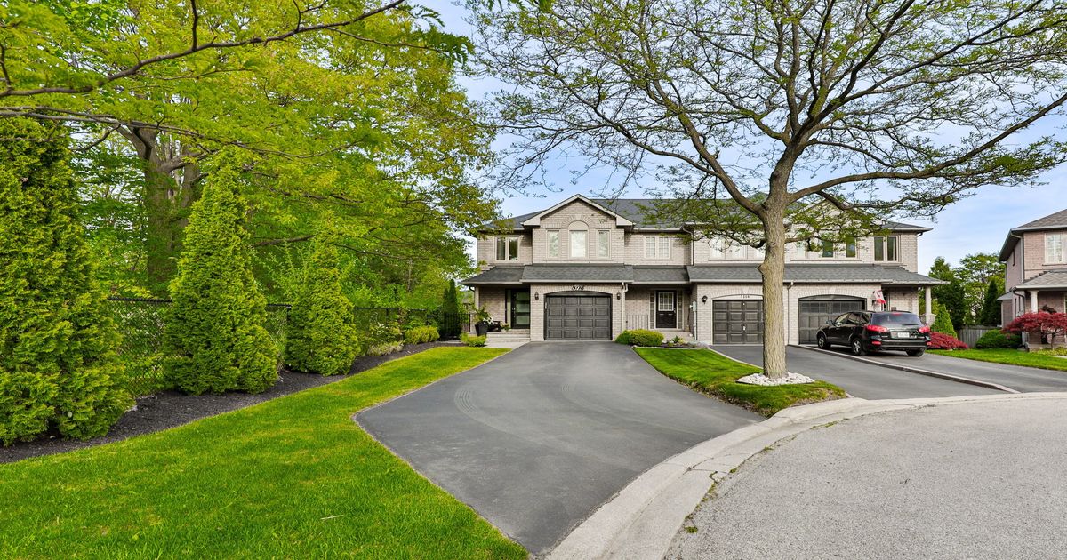 5118 Tree Court Burlington