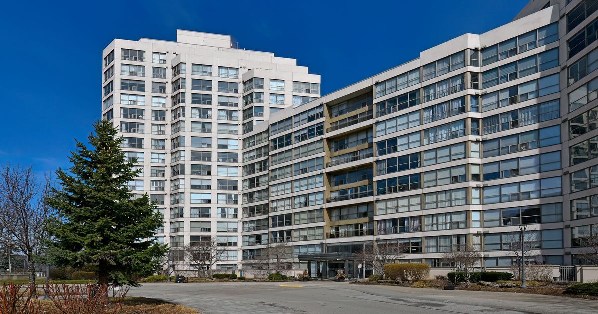 2261 Lakeshore Boulevard W Toronto