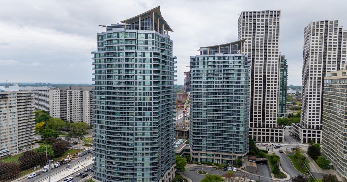 33 Elm Drive Mississauga